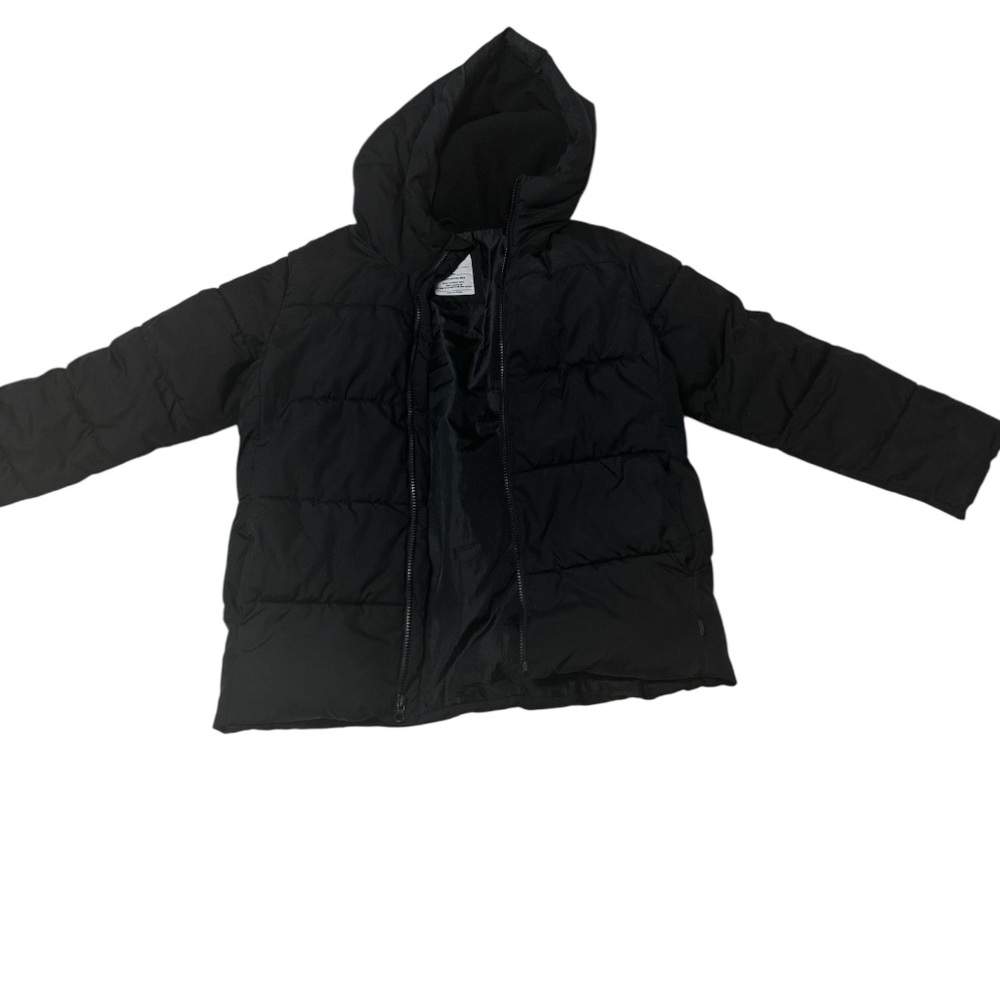 GAP kids size large Black Puffer Jacket Sleek and Versatile